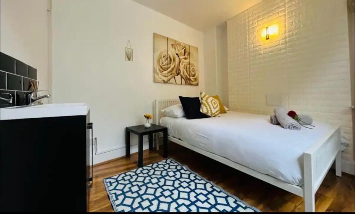 Room In Oxford Street Londres Exterior foto